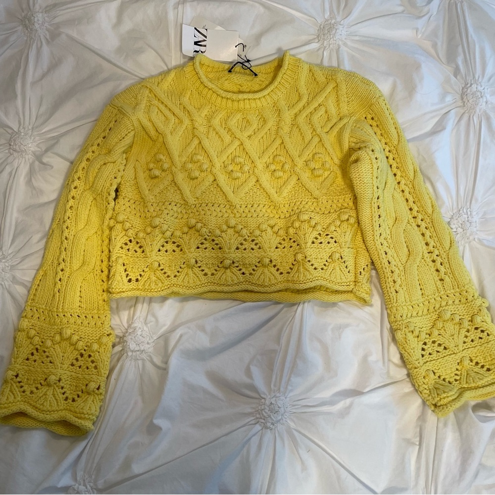 Zara Cable Knit Sweater Pompom Yellow crop - Picture 2 of 5